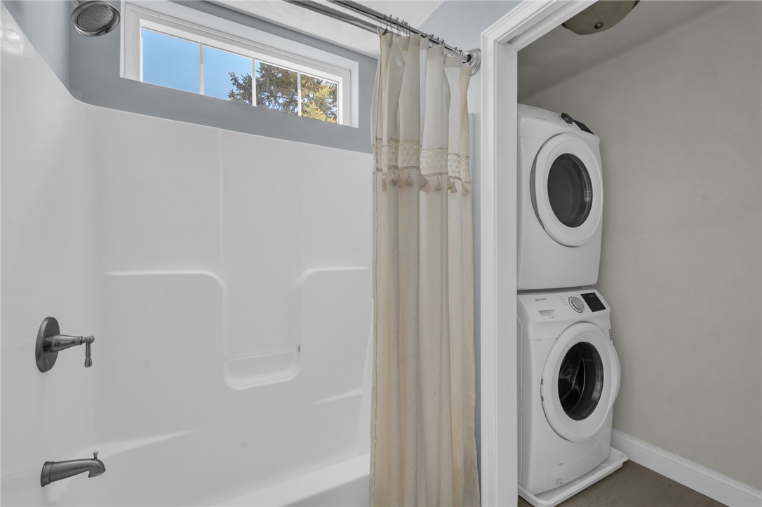 222 Pettaconsett Avenue