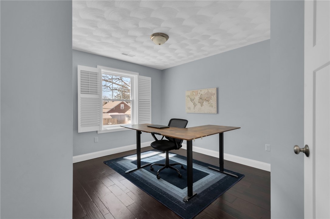 222 Pettaconsett Avenue