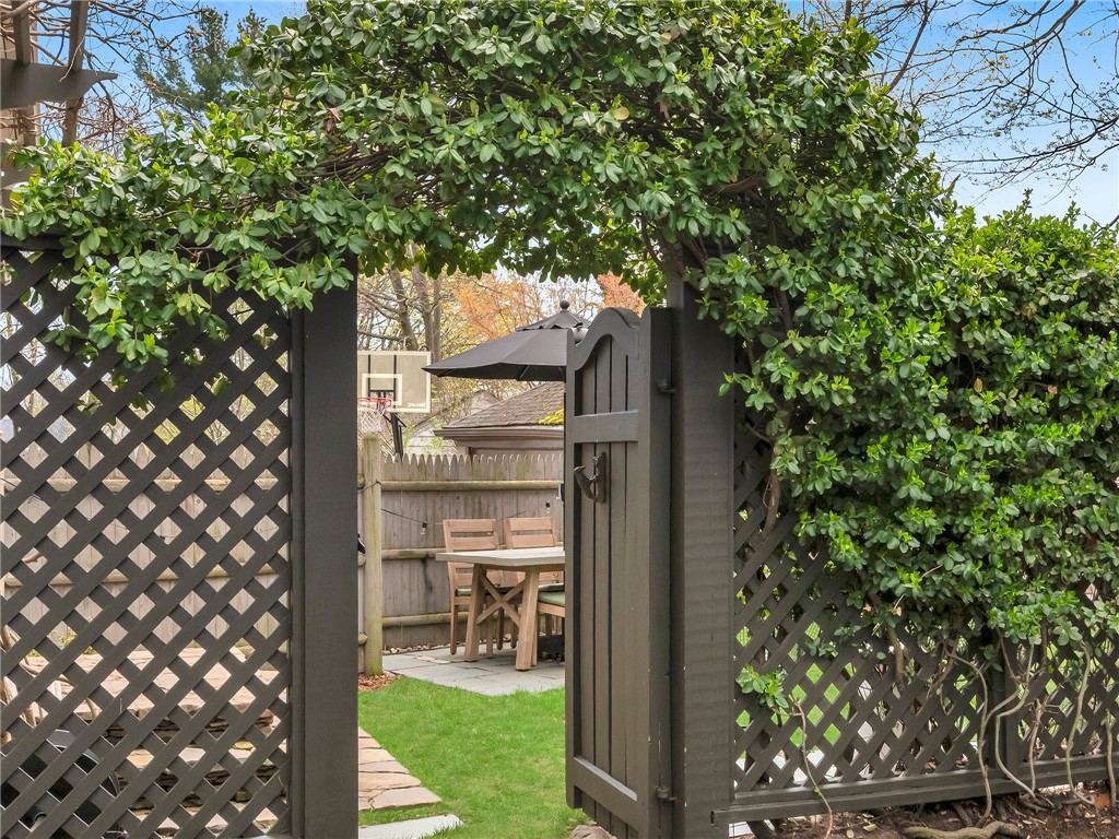 225 5th Street
