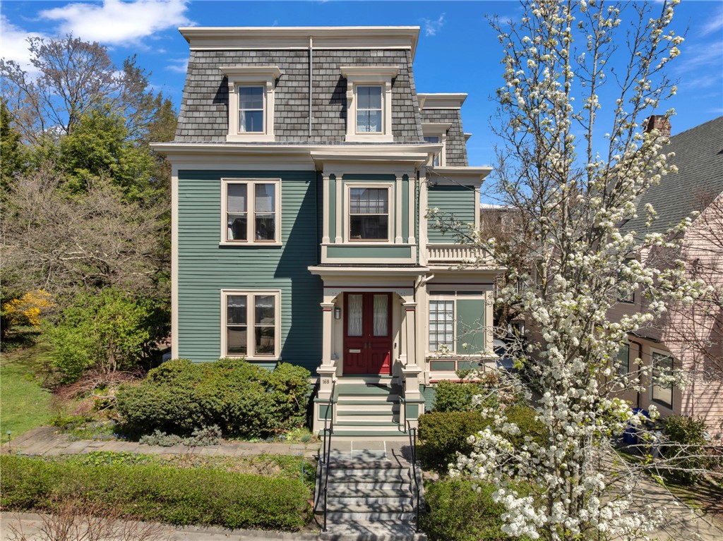 168 Bowen Street