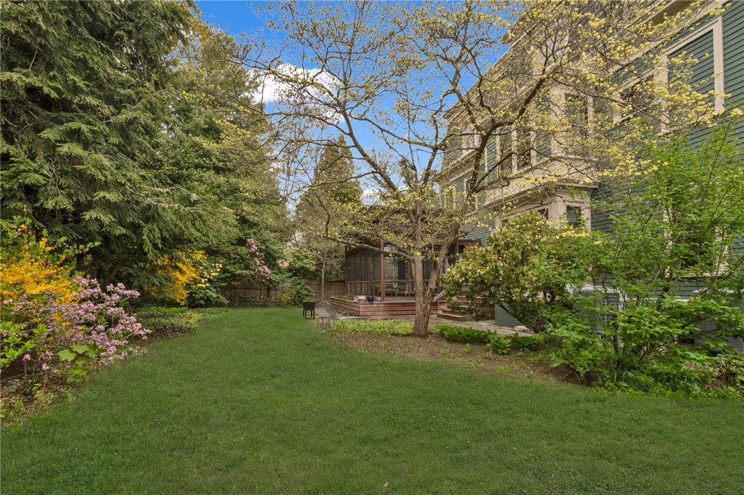 168 Bowen Street