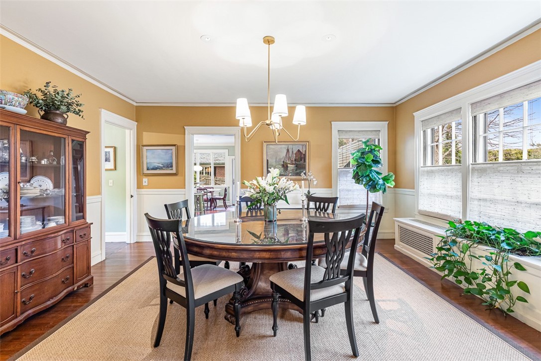 76 Freeman Parkway