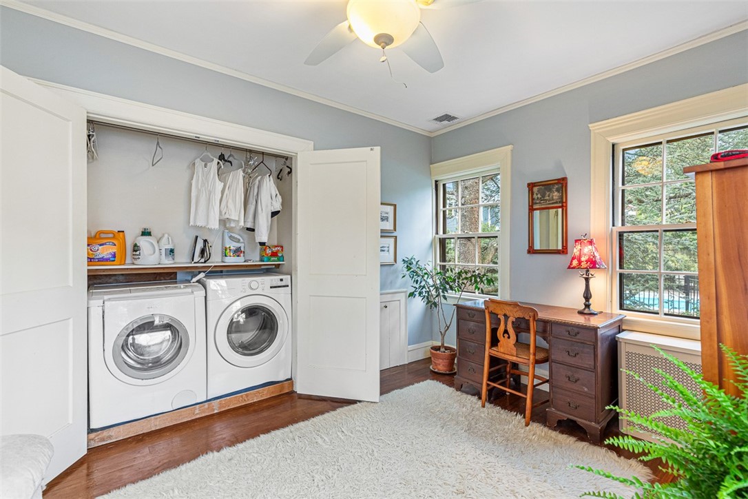 76 Freeman Parkway