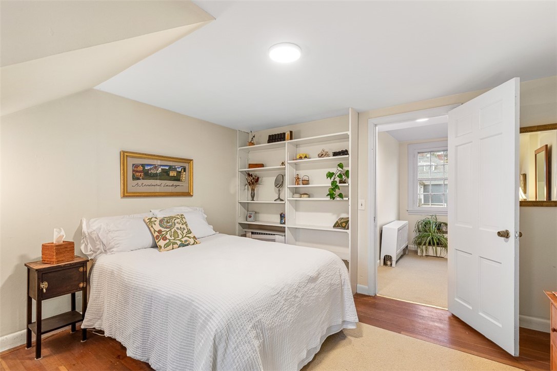 76 Freeman Parkway