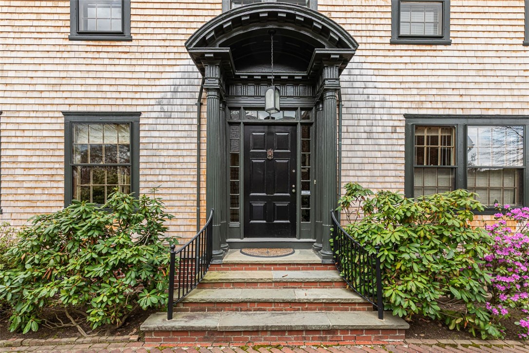 76 Freeman Parkway