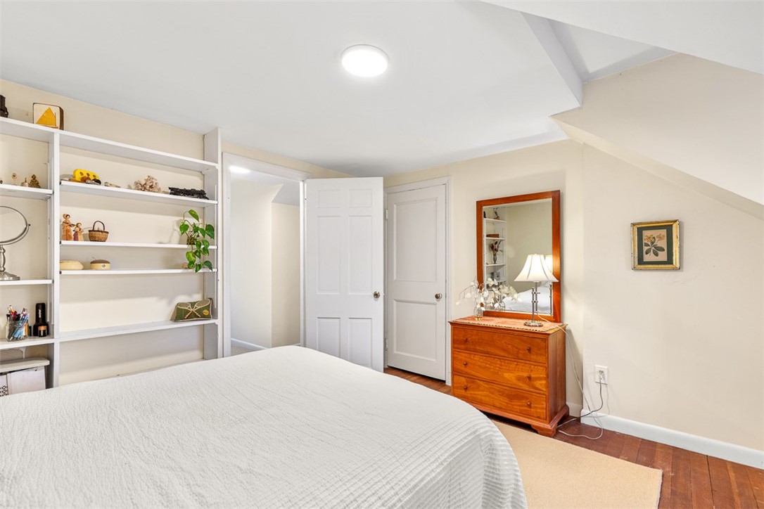 76 Freeman Parkway