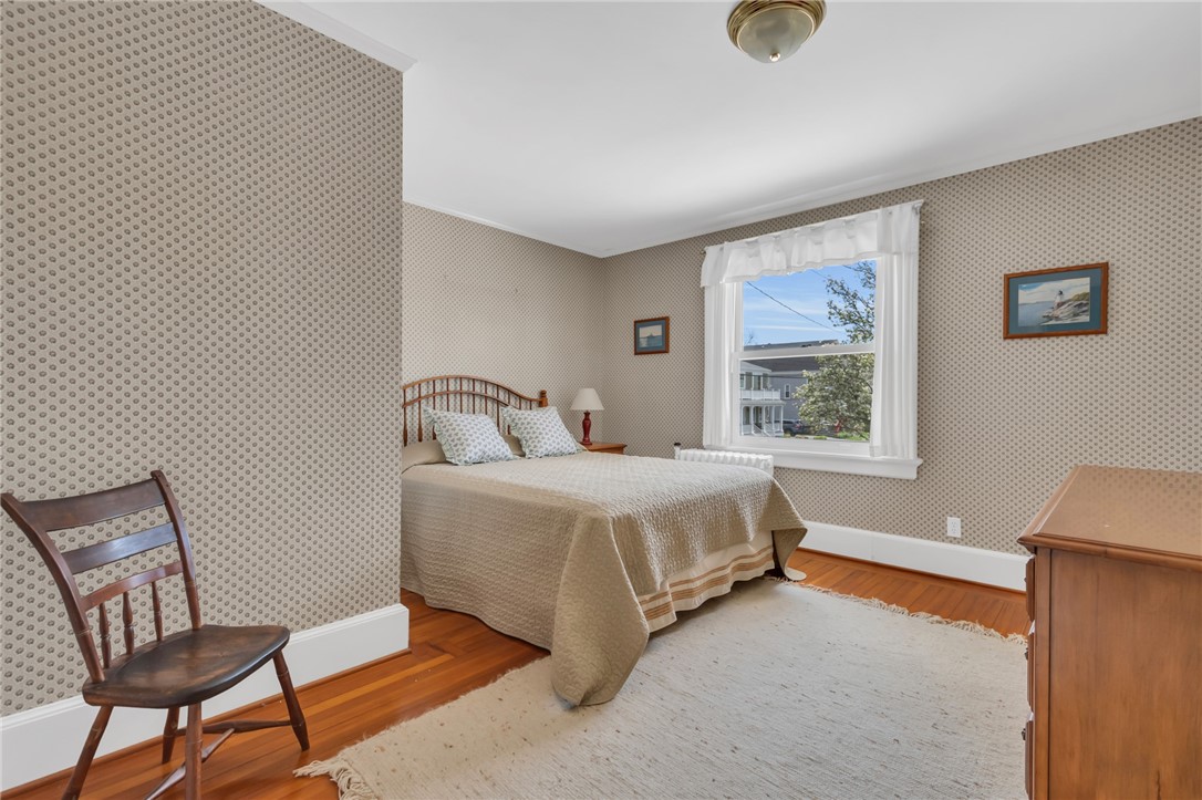 4 Van Zandt Avenue