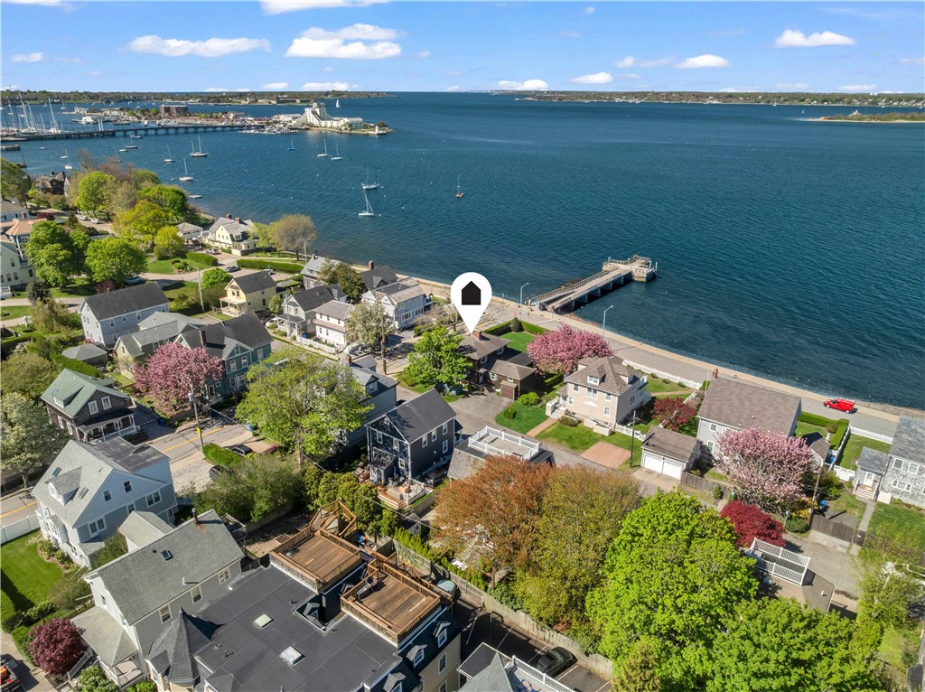 4 Van Zandt Avenue