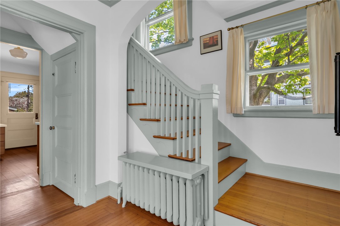 4 Van Zandt Avenue