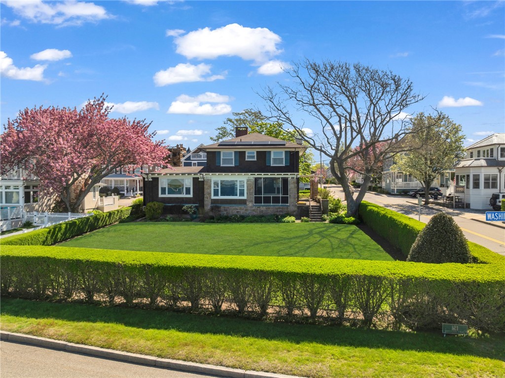 4 Van Zandt Avenue
