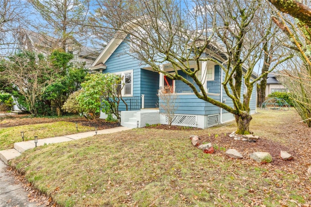 100 Oak Hill Avenue