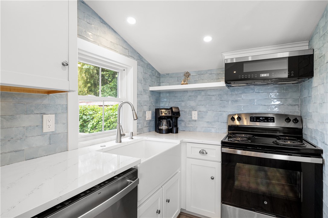 39 Edwards Avenue