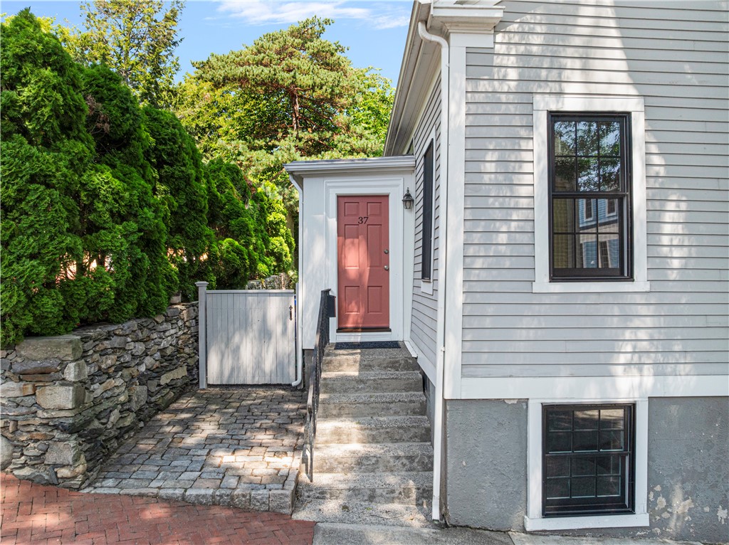 37 Arnold Street