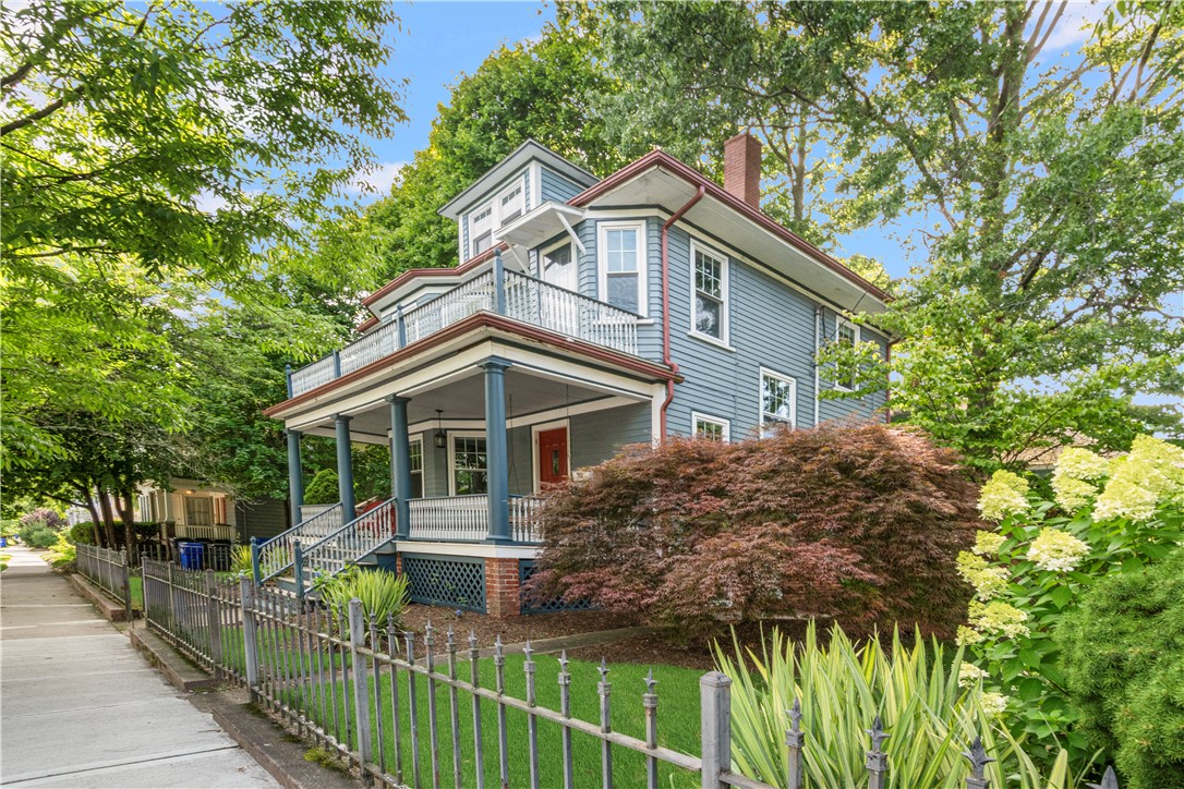 700 Hope Street