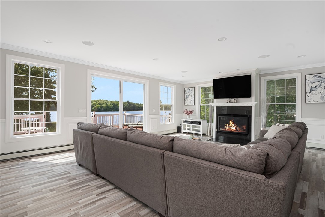 12 Woodlake Drive