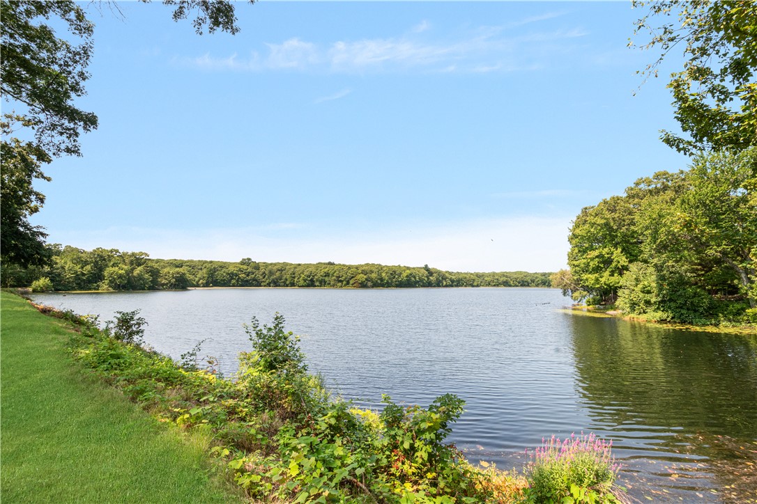 12 Woodlake Drive