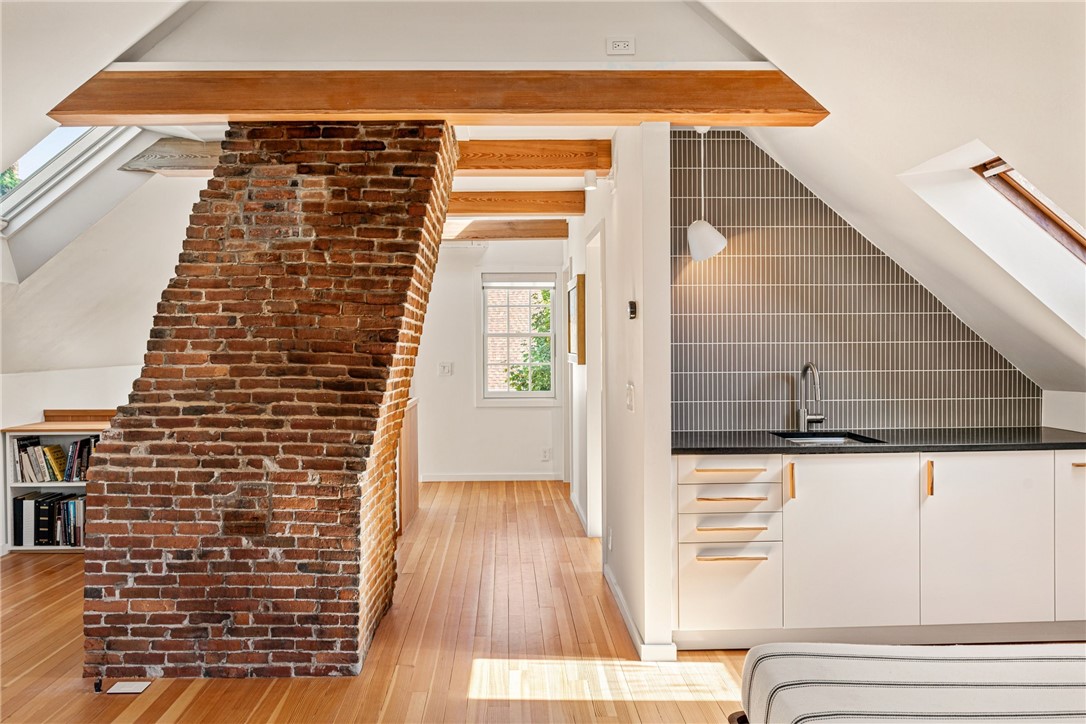 4 Traverse Street
