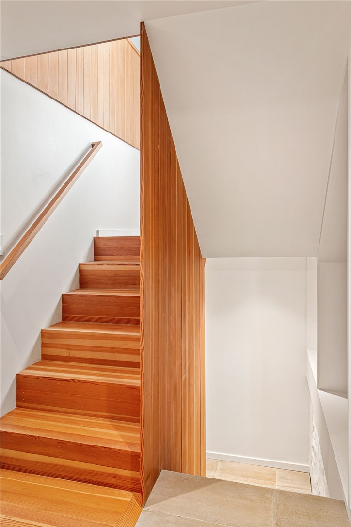 4 Traverse Street