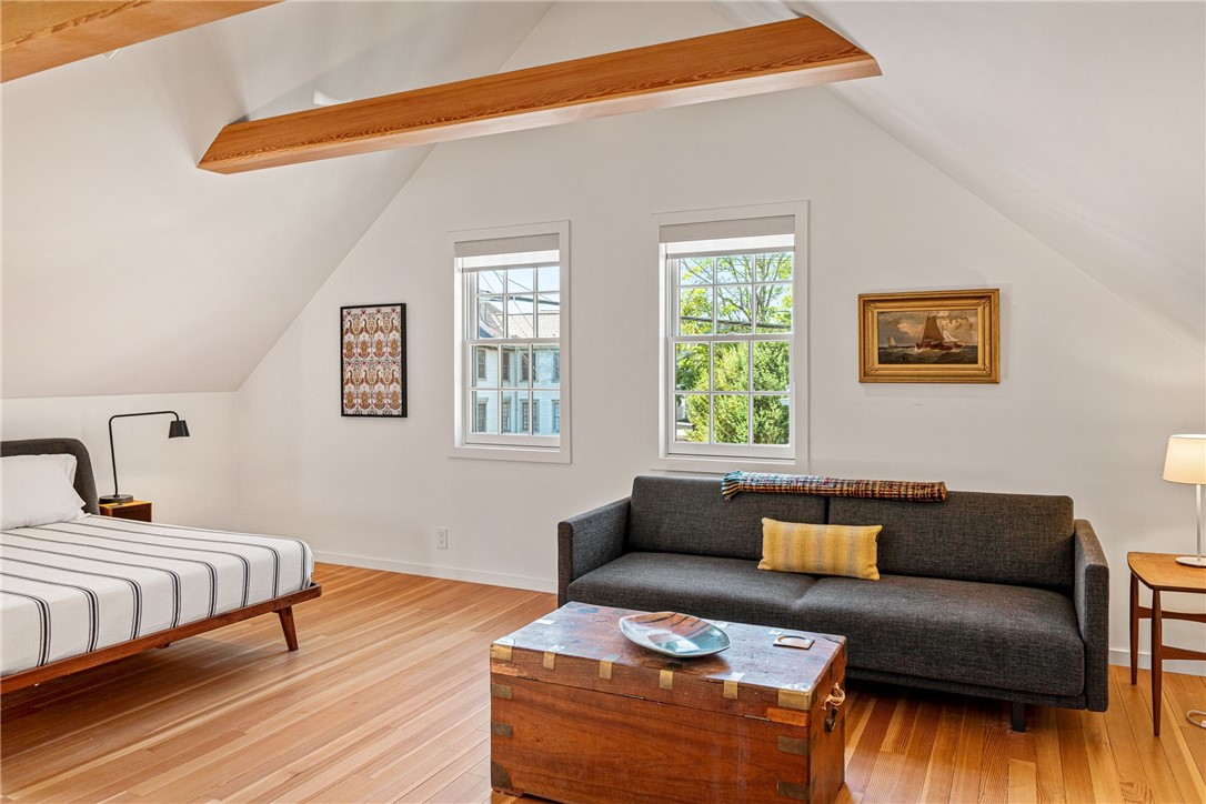 4 Traverse Street