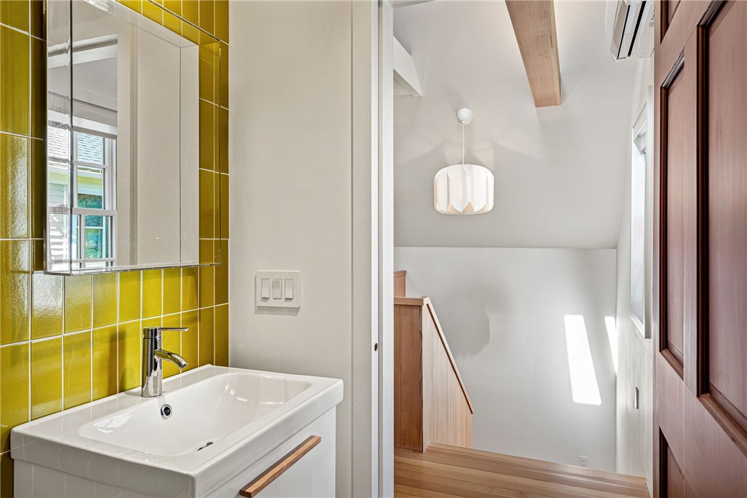 4 Traverse Street
