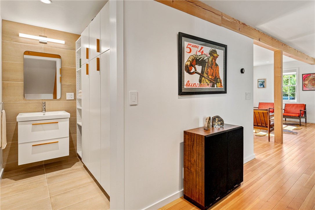 4 Traverse Street