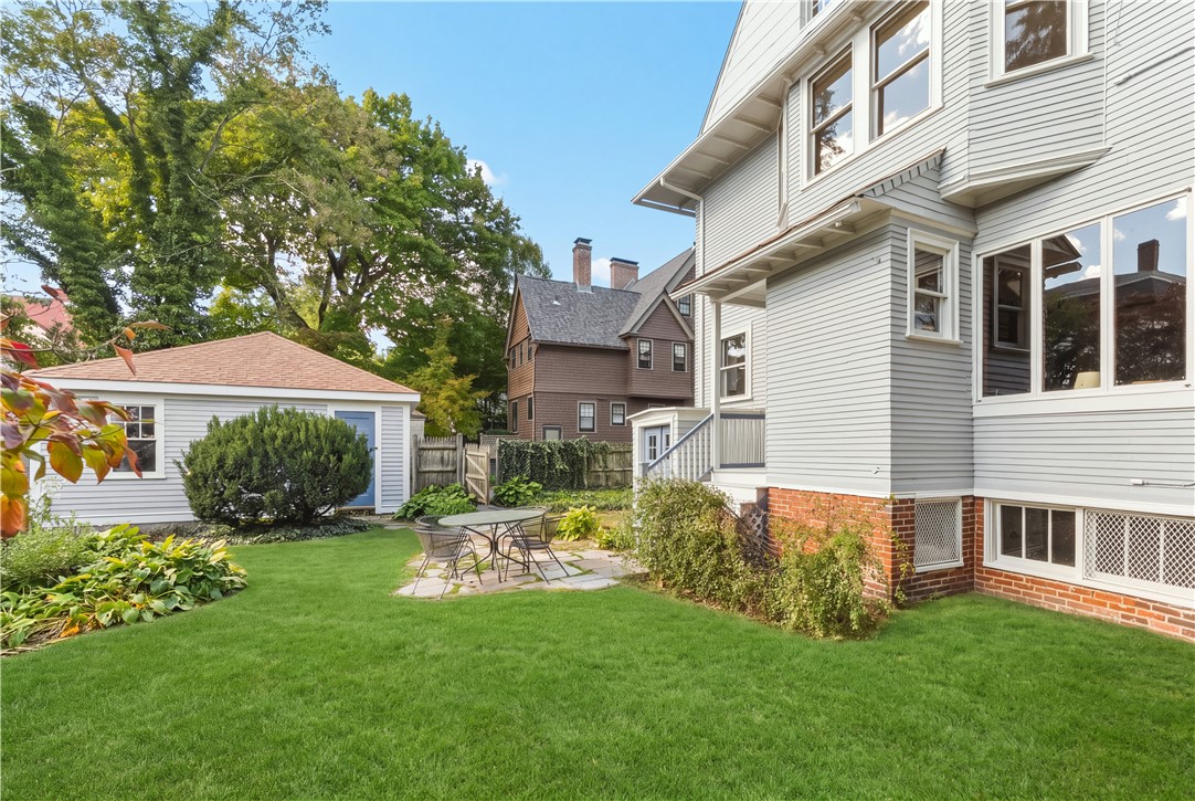 135 Lloyd Avenue
