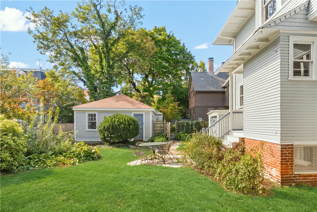 135 Lloyd Avenue