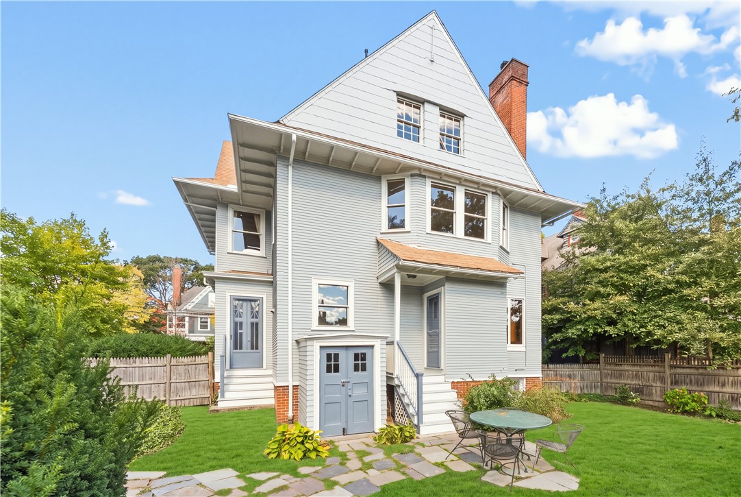 135 Lloyd Avenue