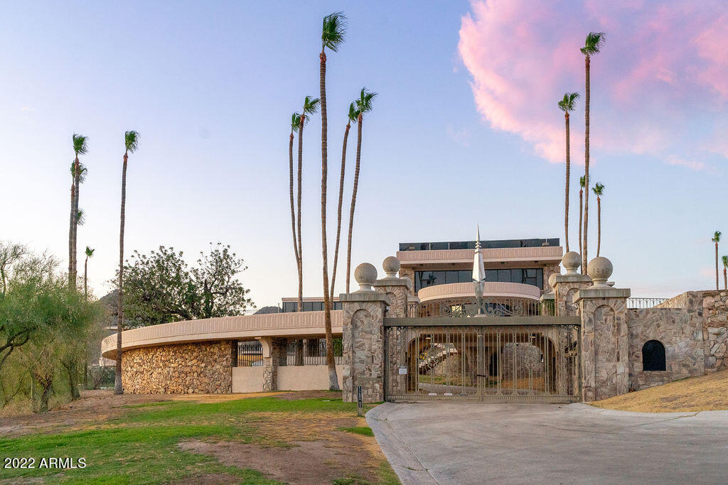 6112 N Paradise View Drive