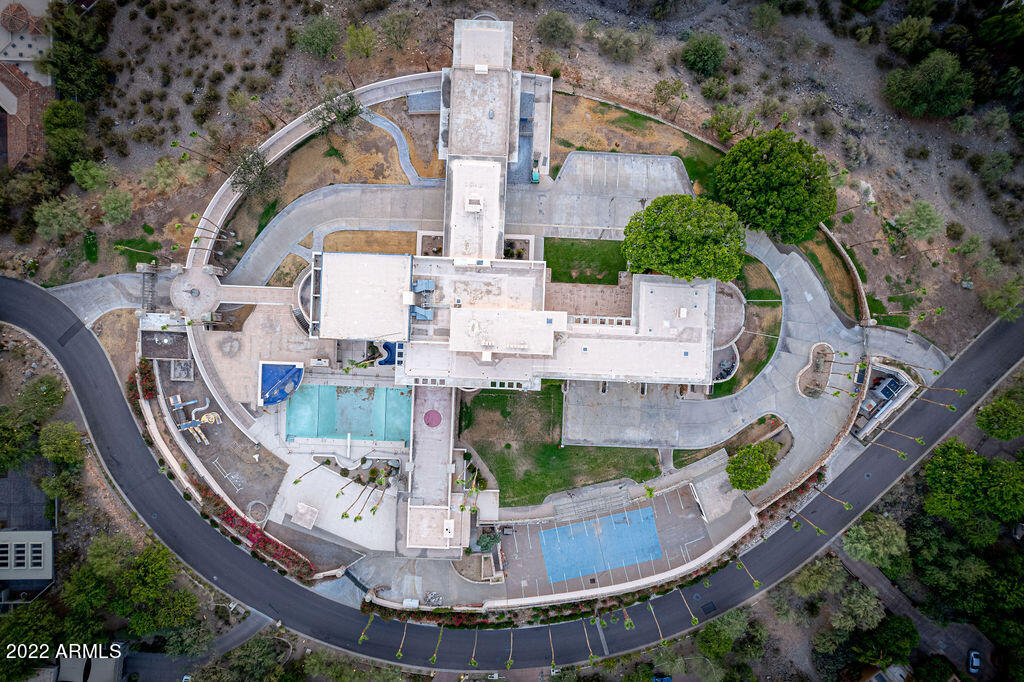 6112 N Paradise View Drive