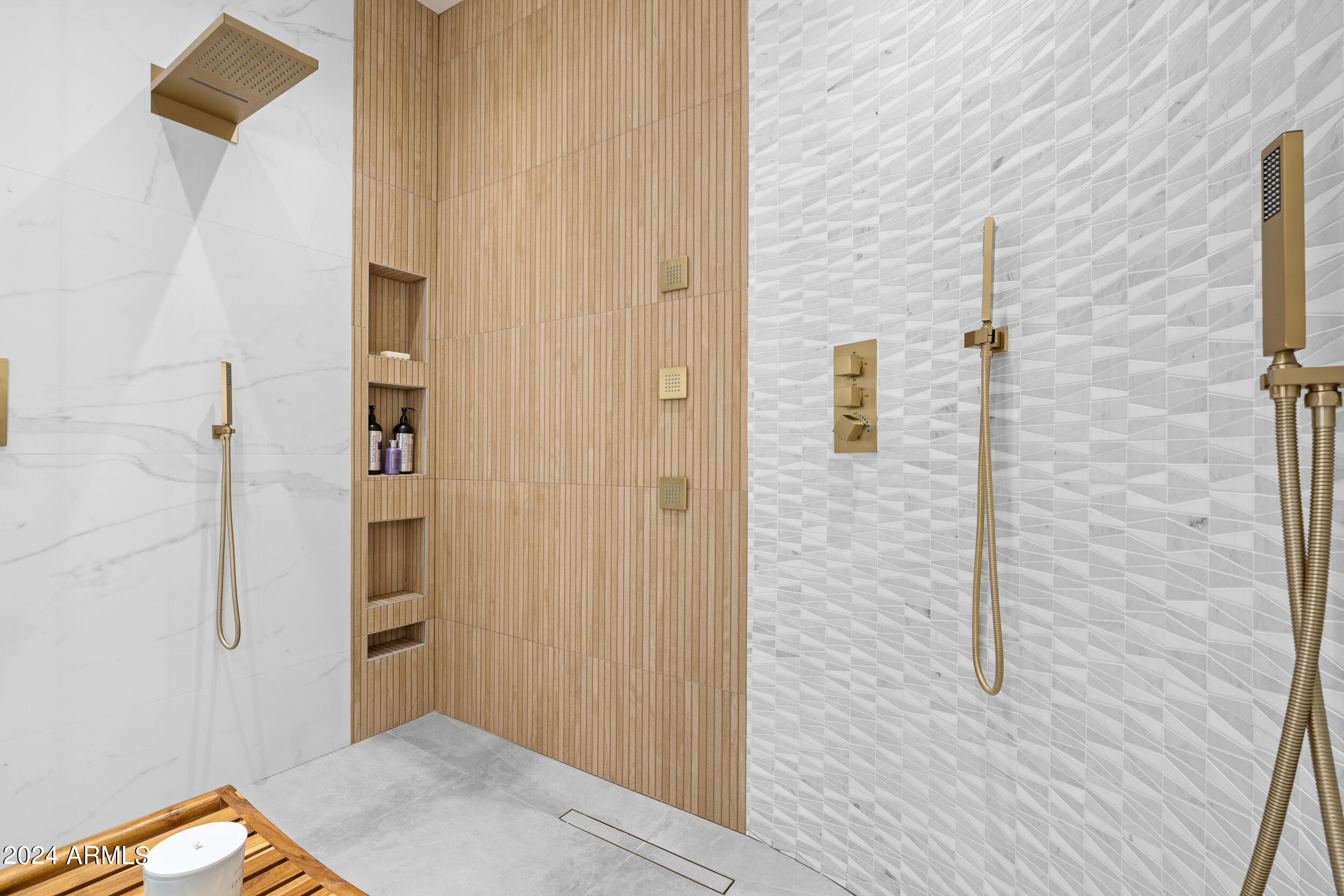 10040 E HAPPY VALLEY Road, 422