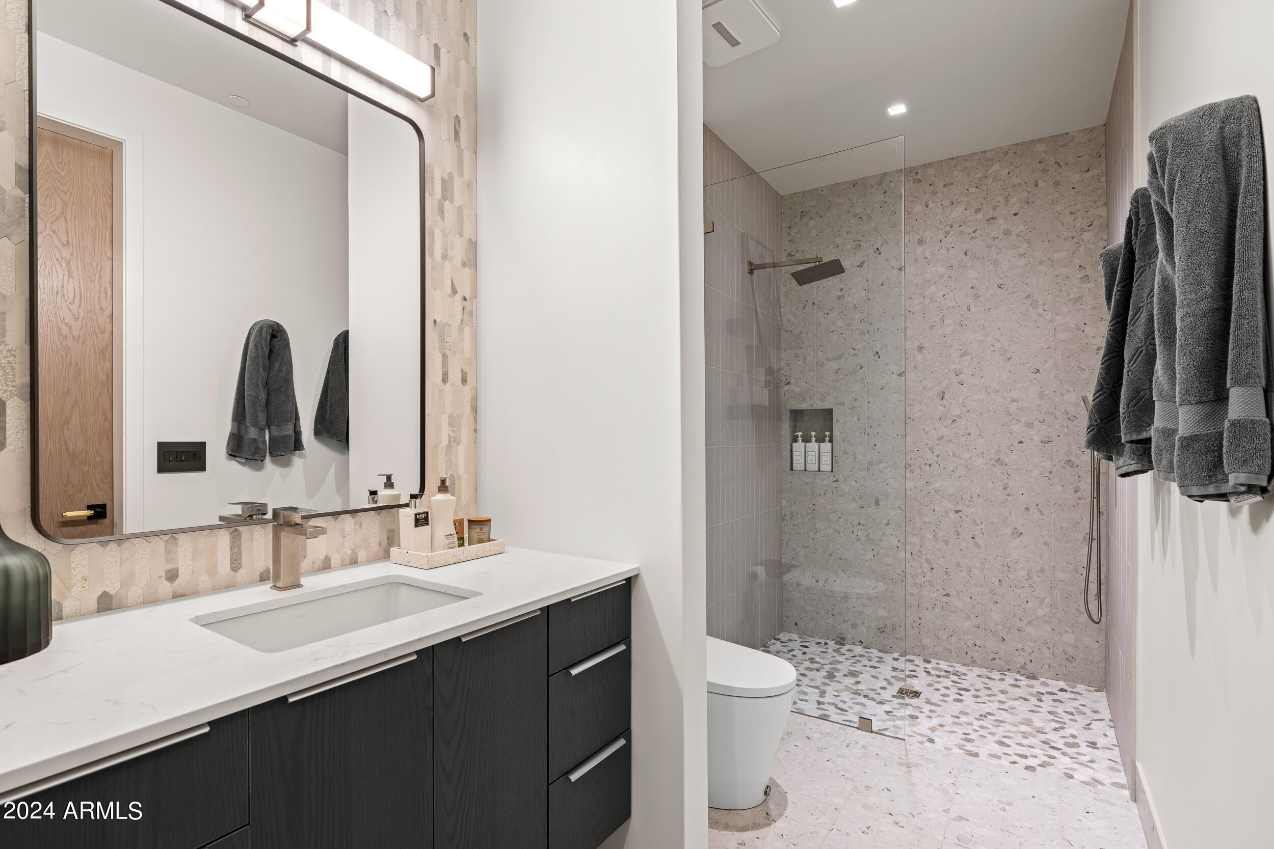 10040 E HAPPY VALLEY Road, 422