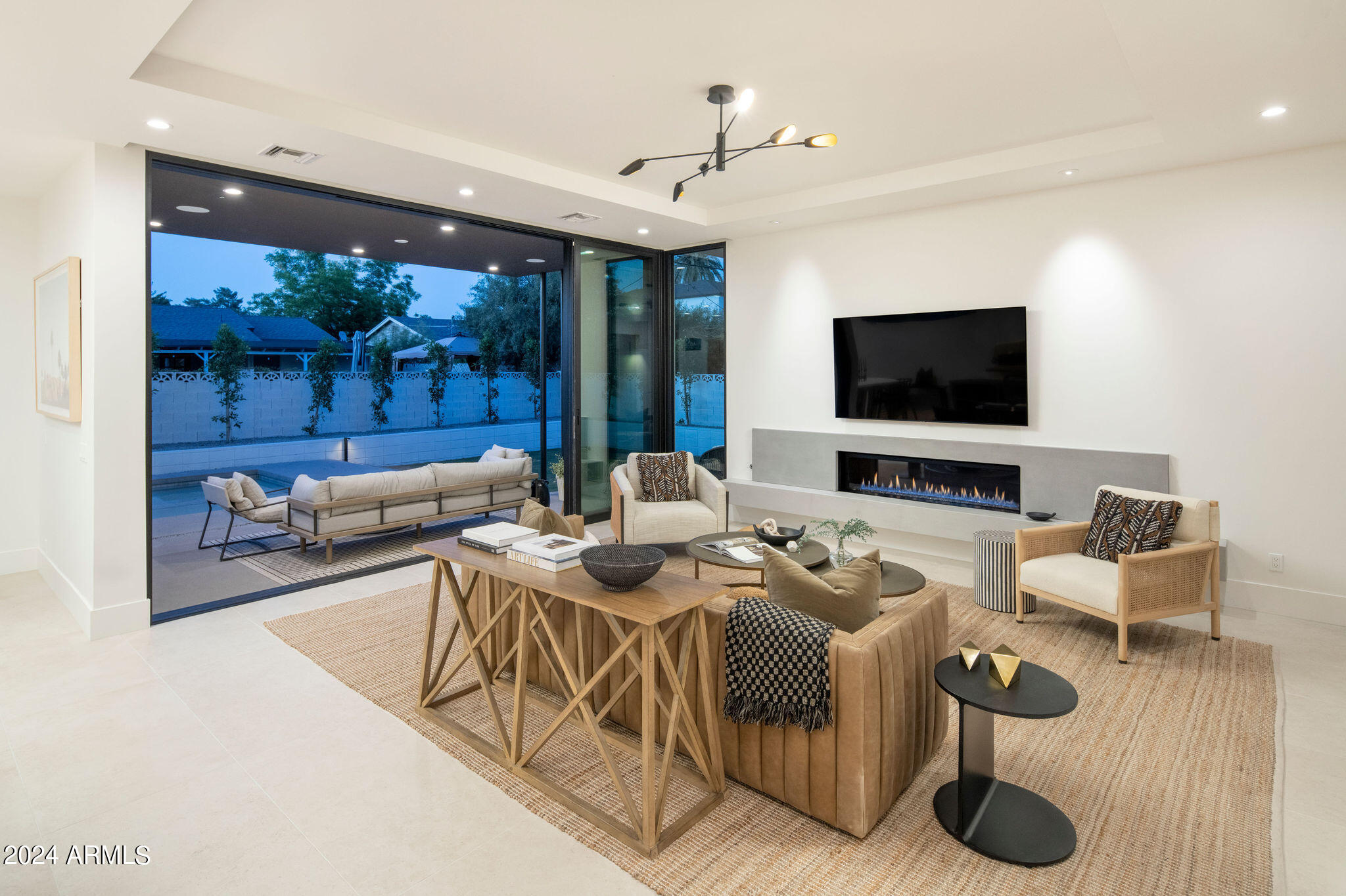 3832 E MONTEROSA Street