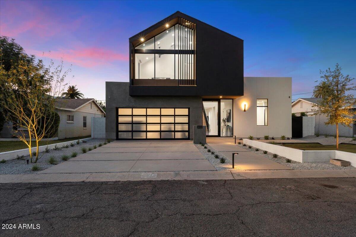 3832 E MONTEROSA Street