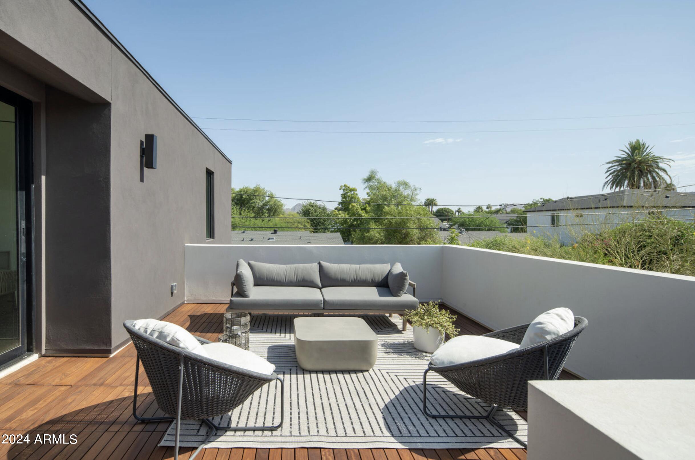 3832 E MONTEROSA Street