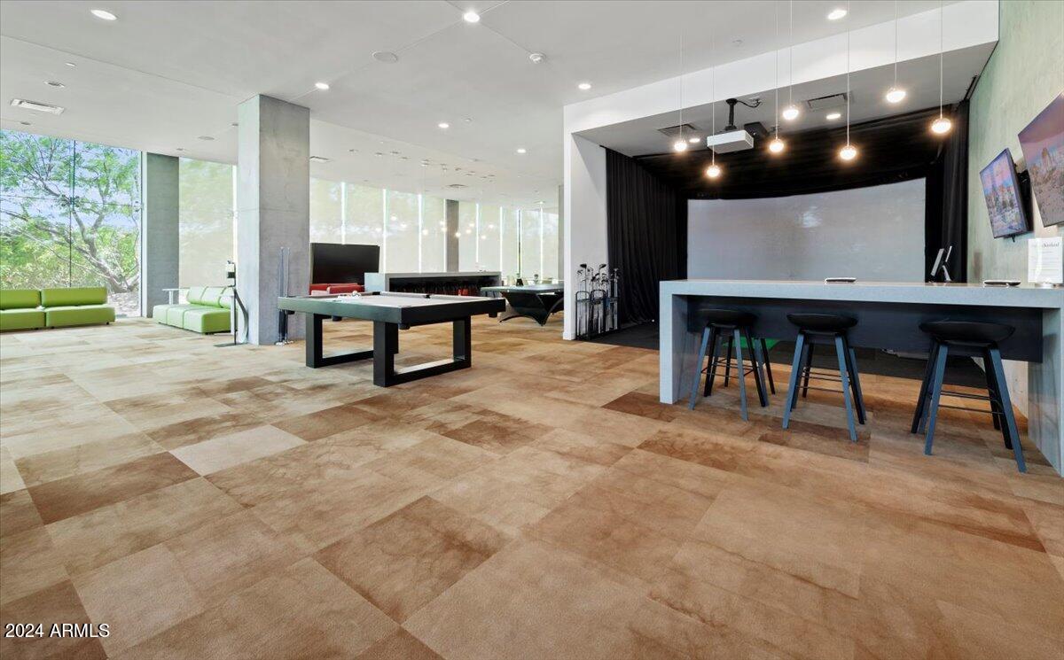 7180 E KIERLAND Boulevard 204