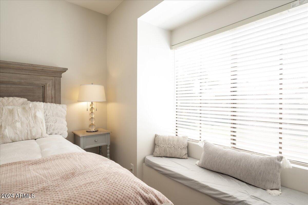 9711 E MOUNTAIN VIEW Road 2504