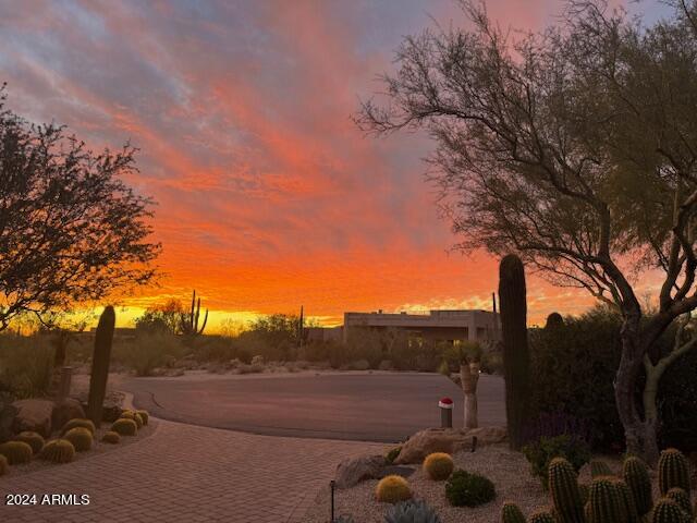 10040 E HAPPY VALLEY Road 417