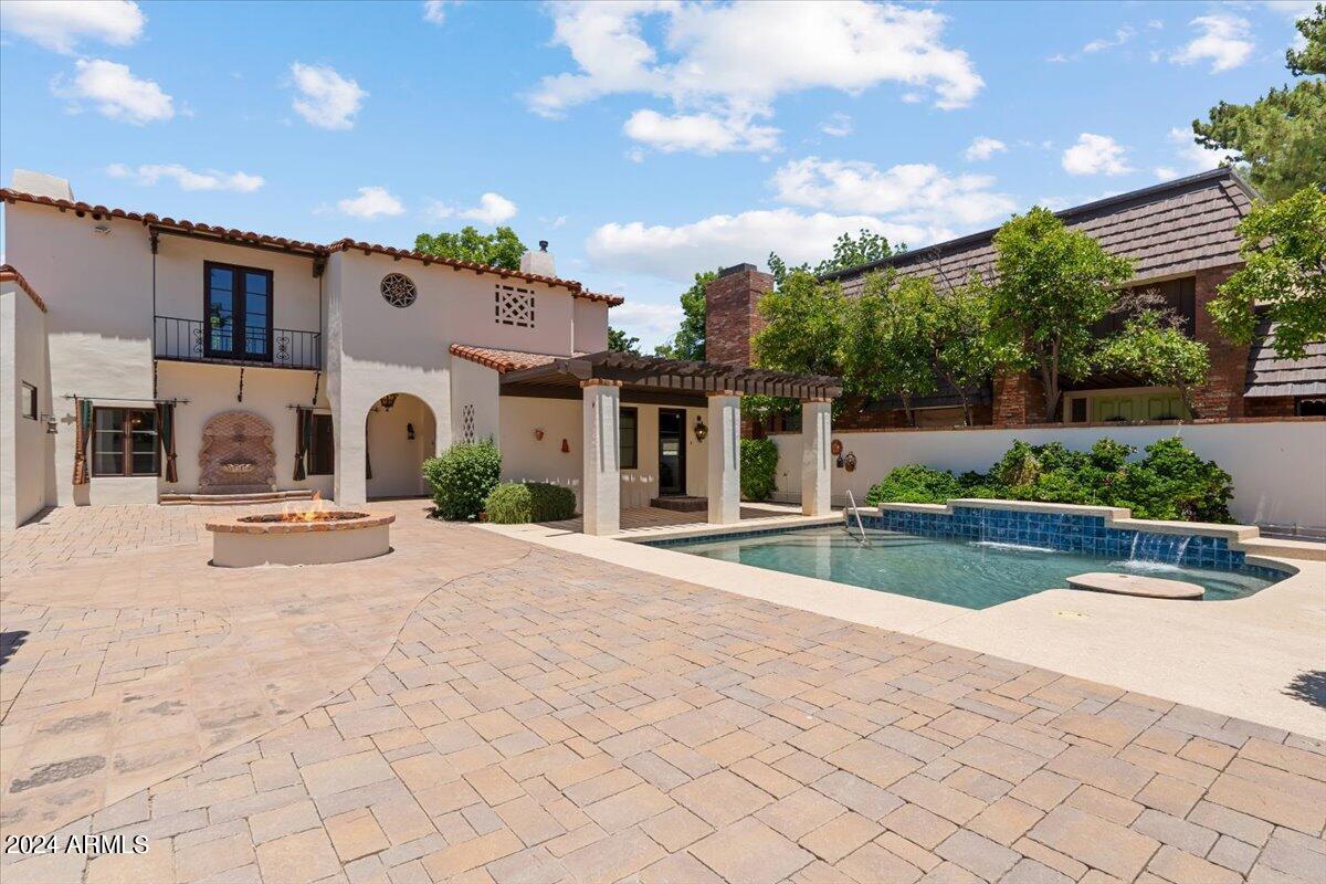 5908 E Orange Blossom Lane