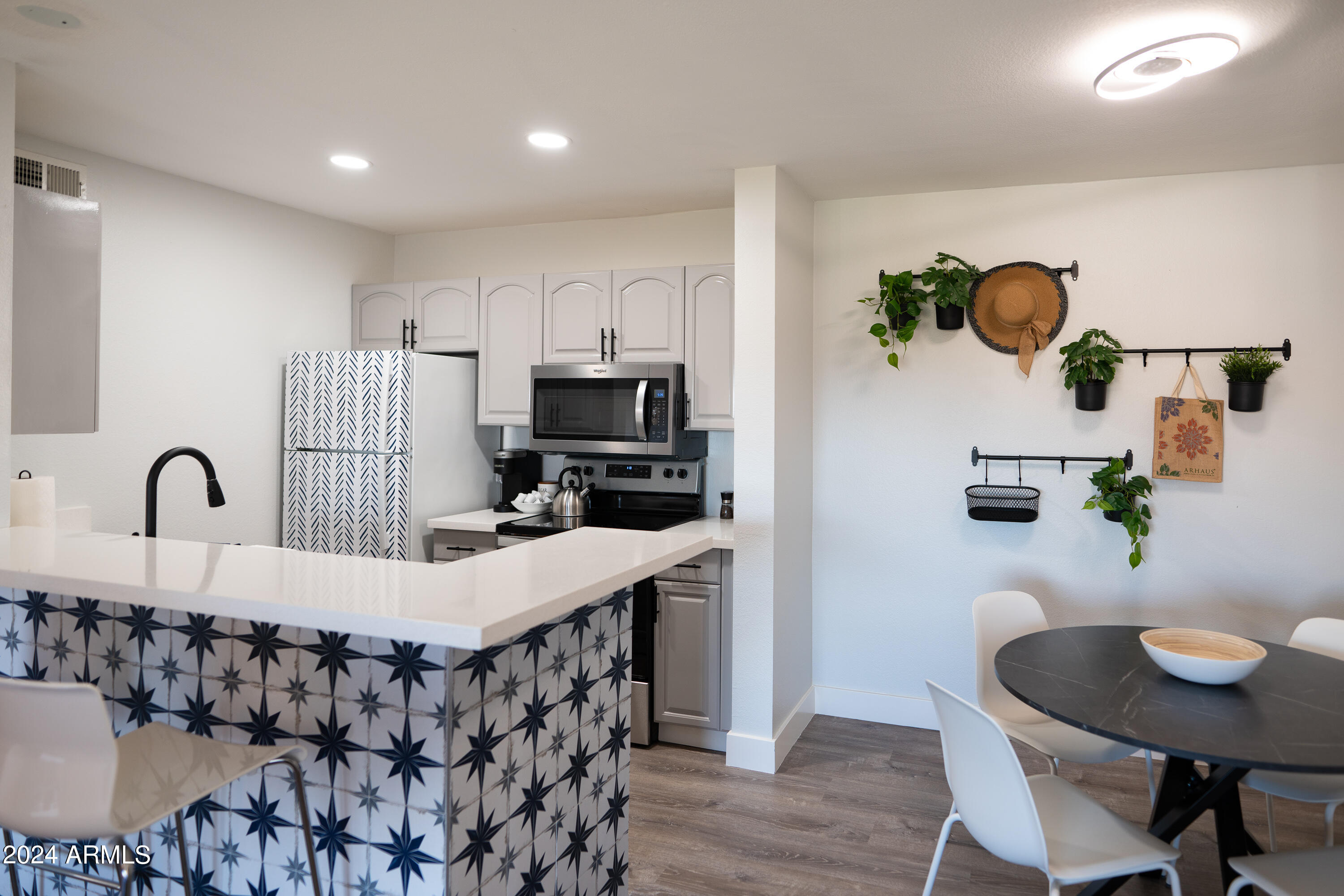 8055 E THOMAS Road C306