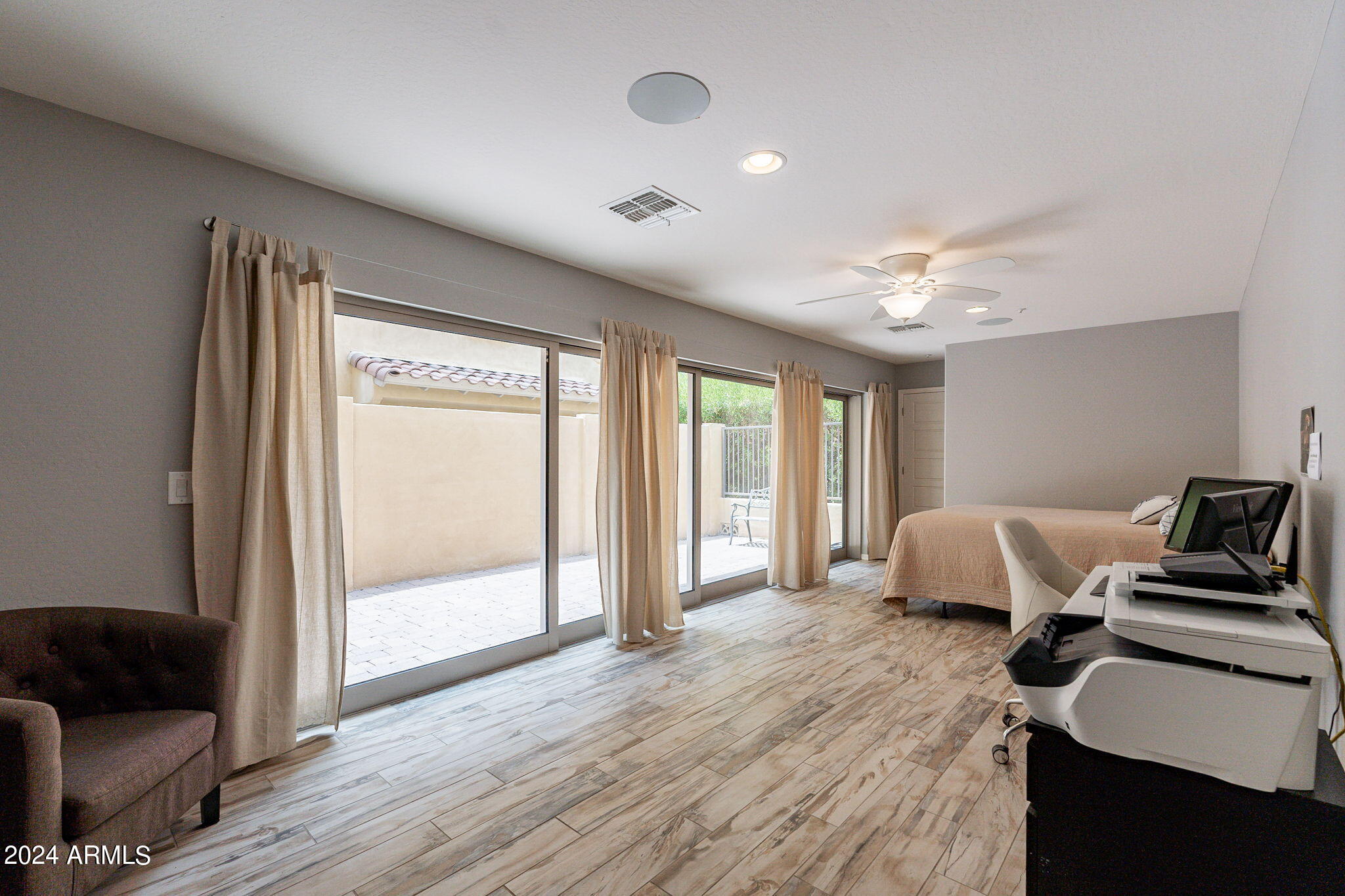 7073 W LINDA Lane