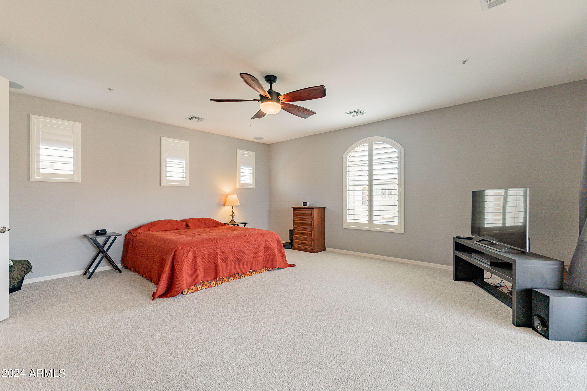 7073 W LINDA Lane
