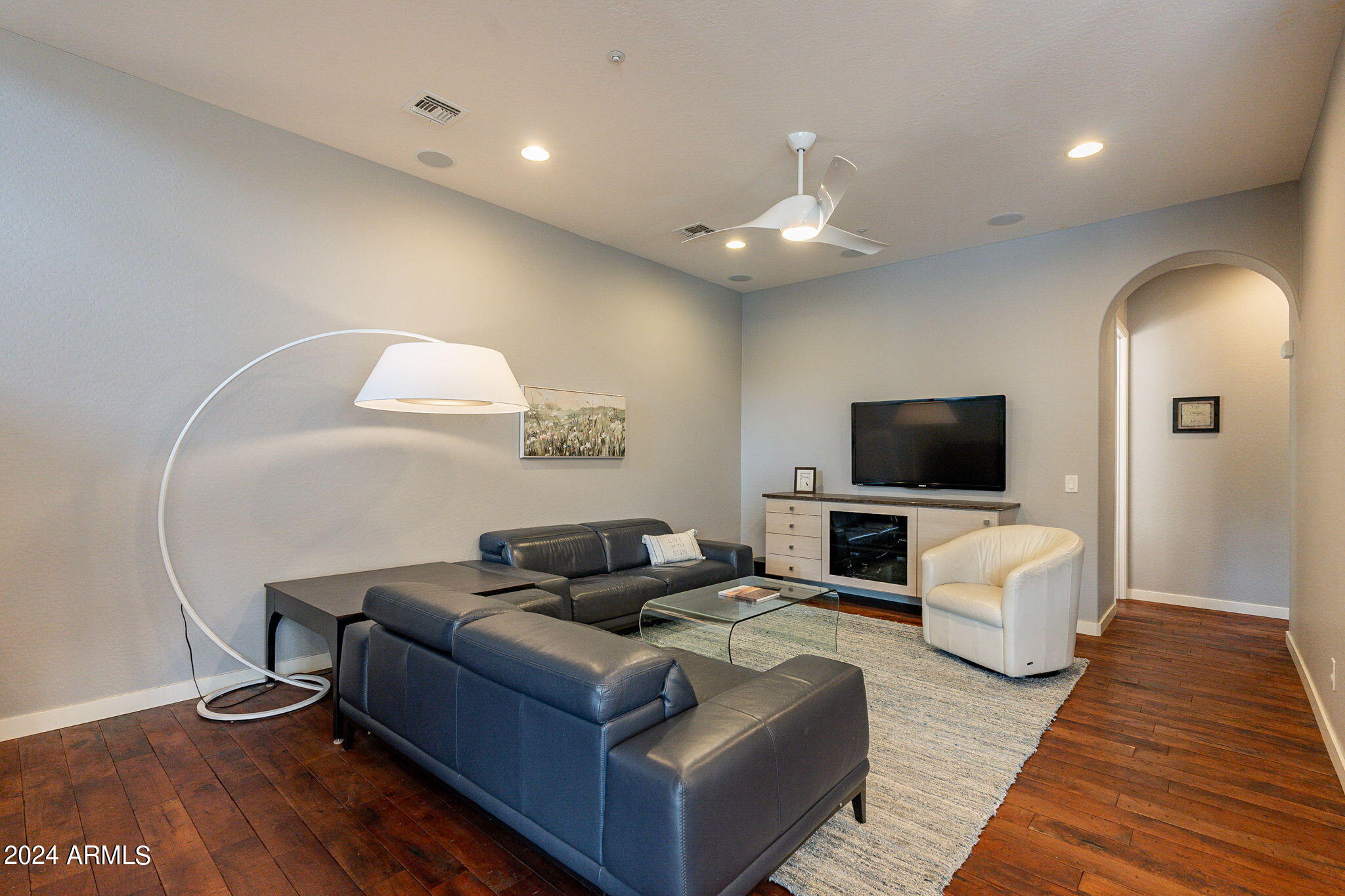 7073 W LINDA Lane