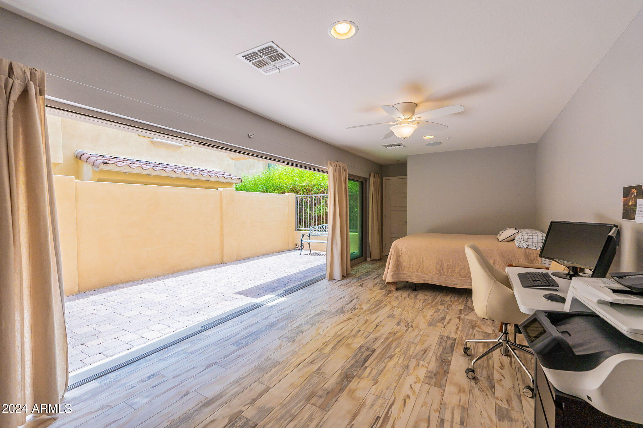 7073 W LINDA Lane