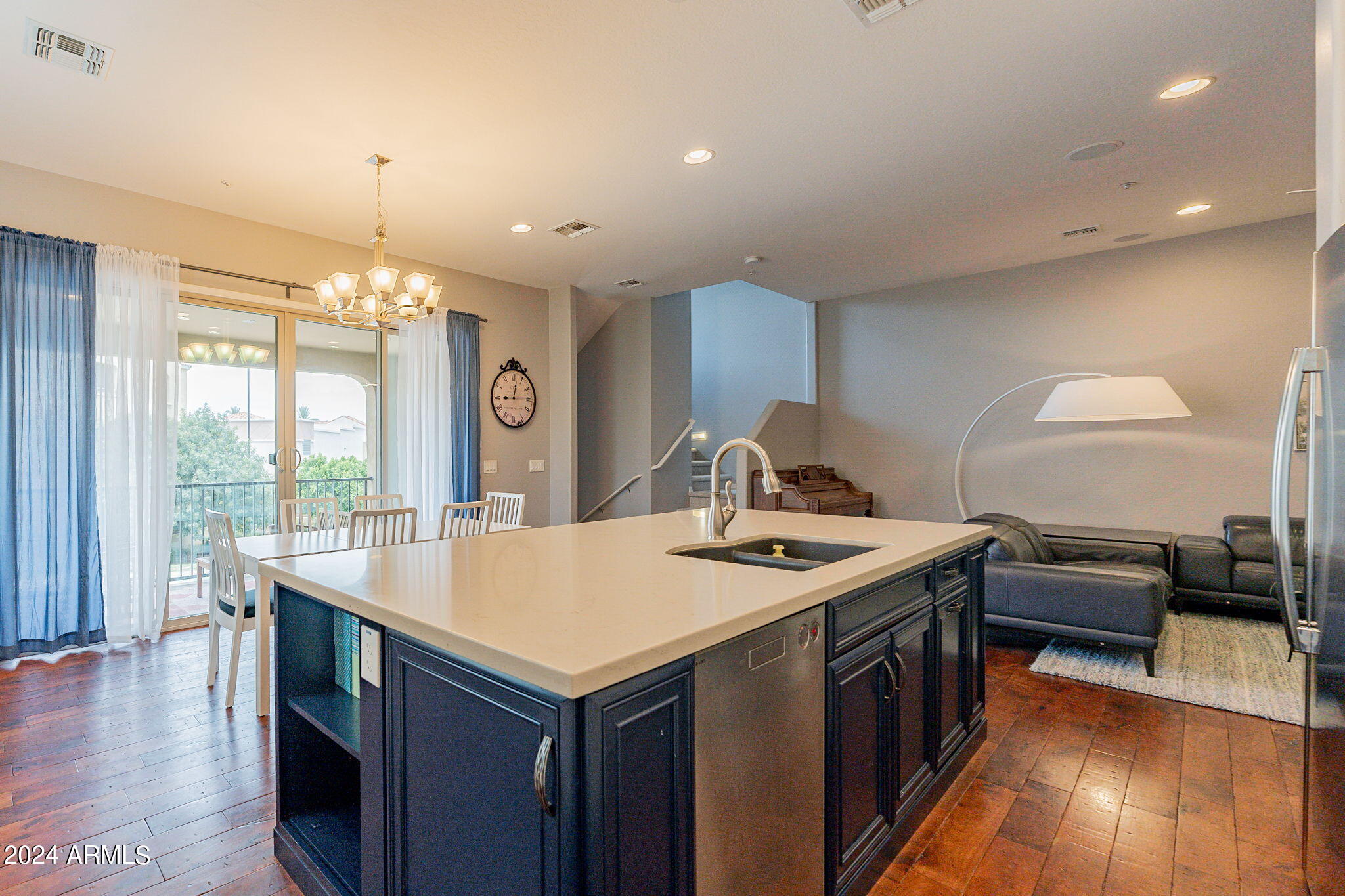 7073 W LINDA Lane