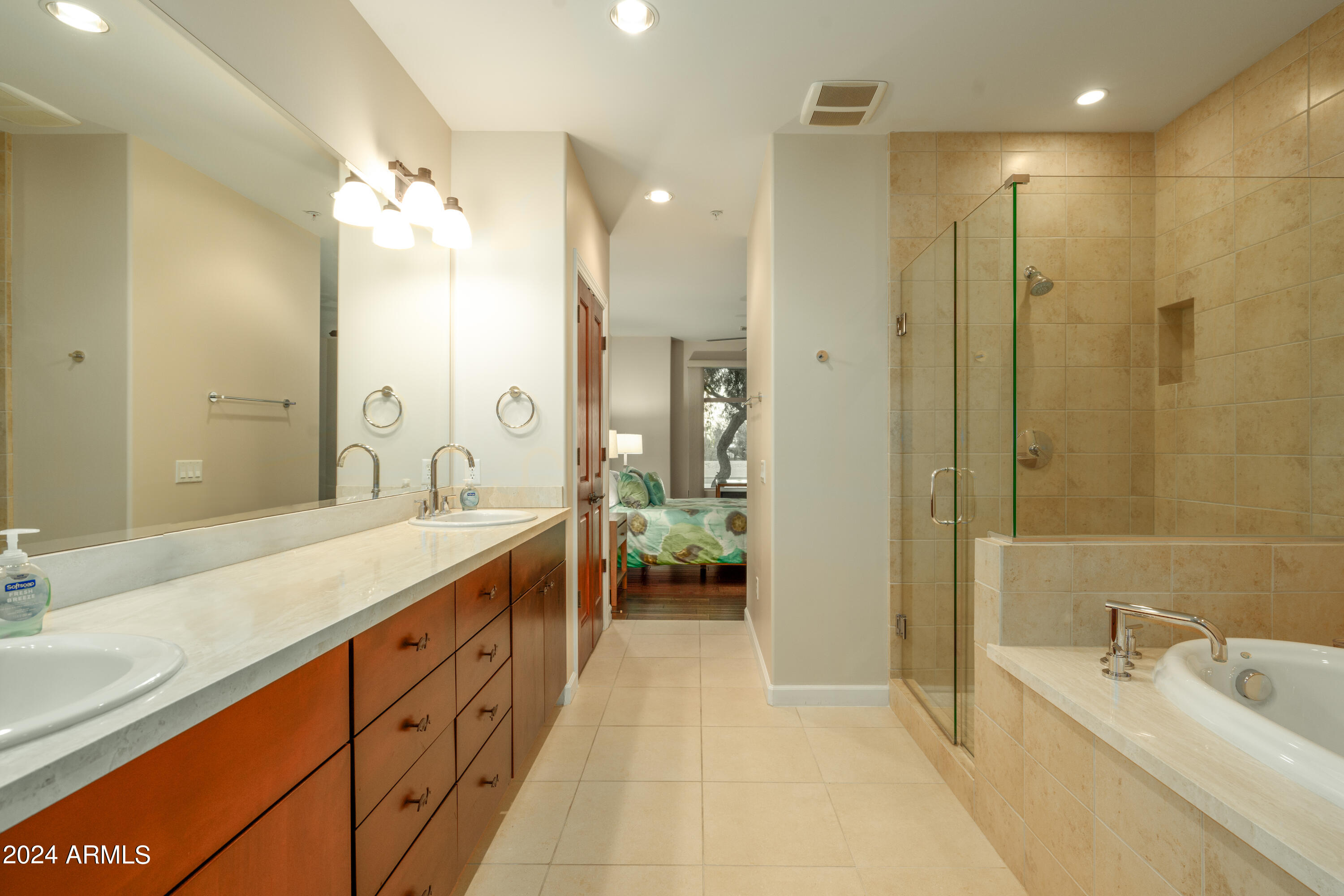 4909 N WOODMERE FAIRWAY 1012