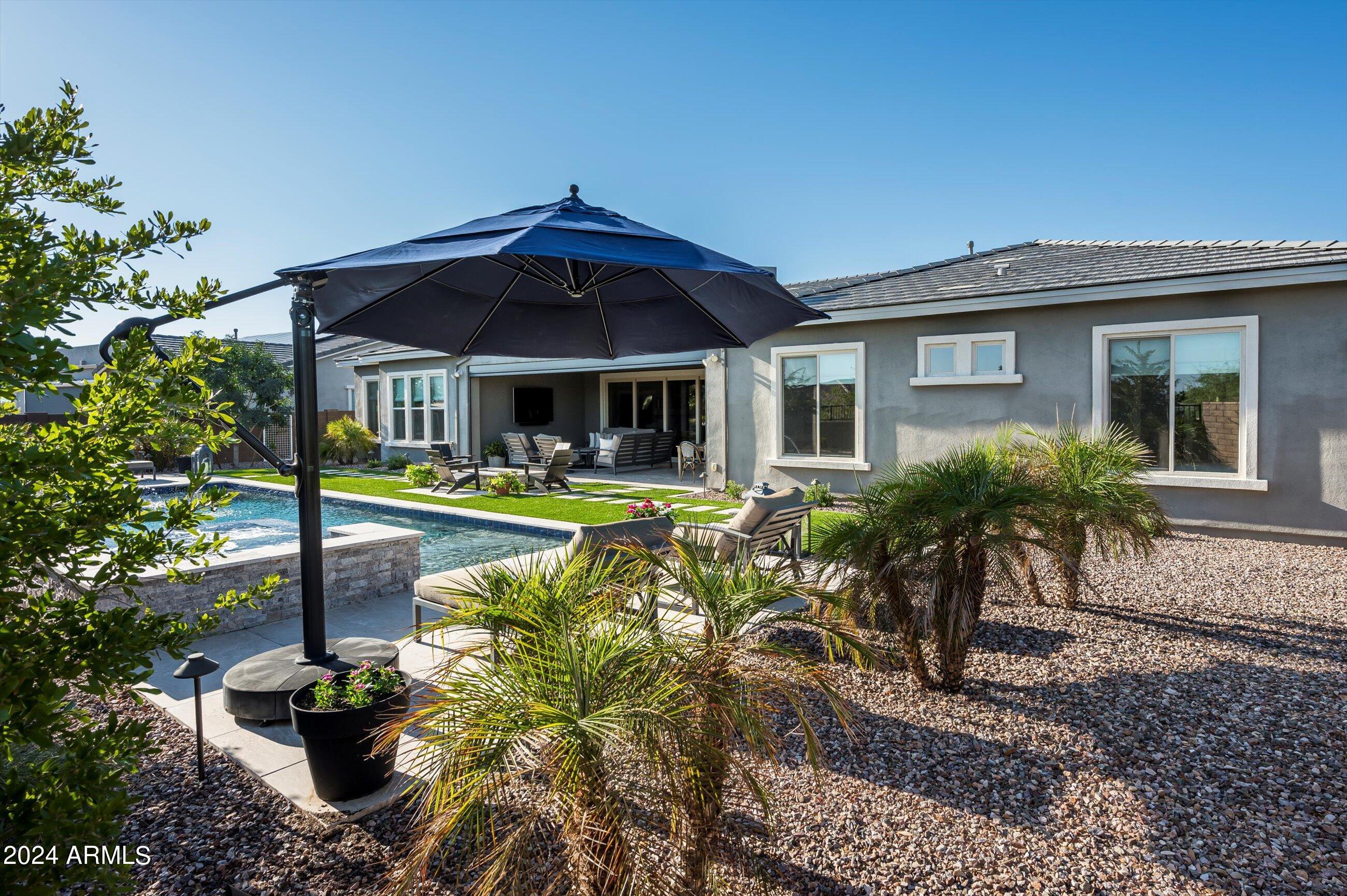 2869 E Cashman Drive