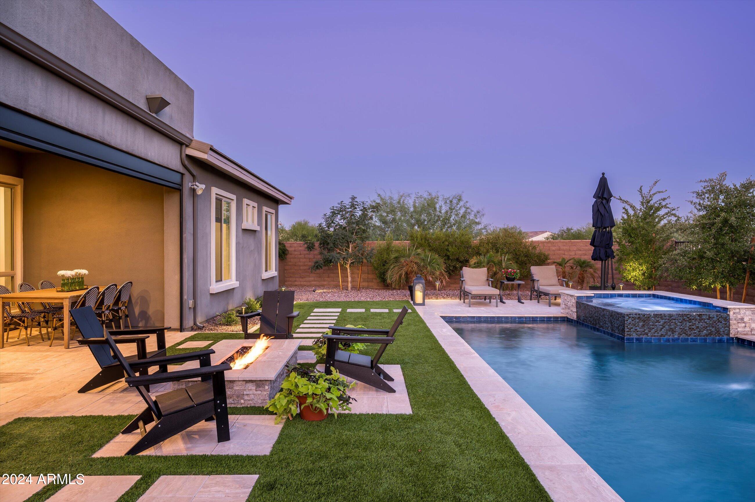 2869 E Cashman Drive