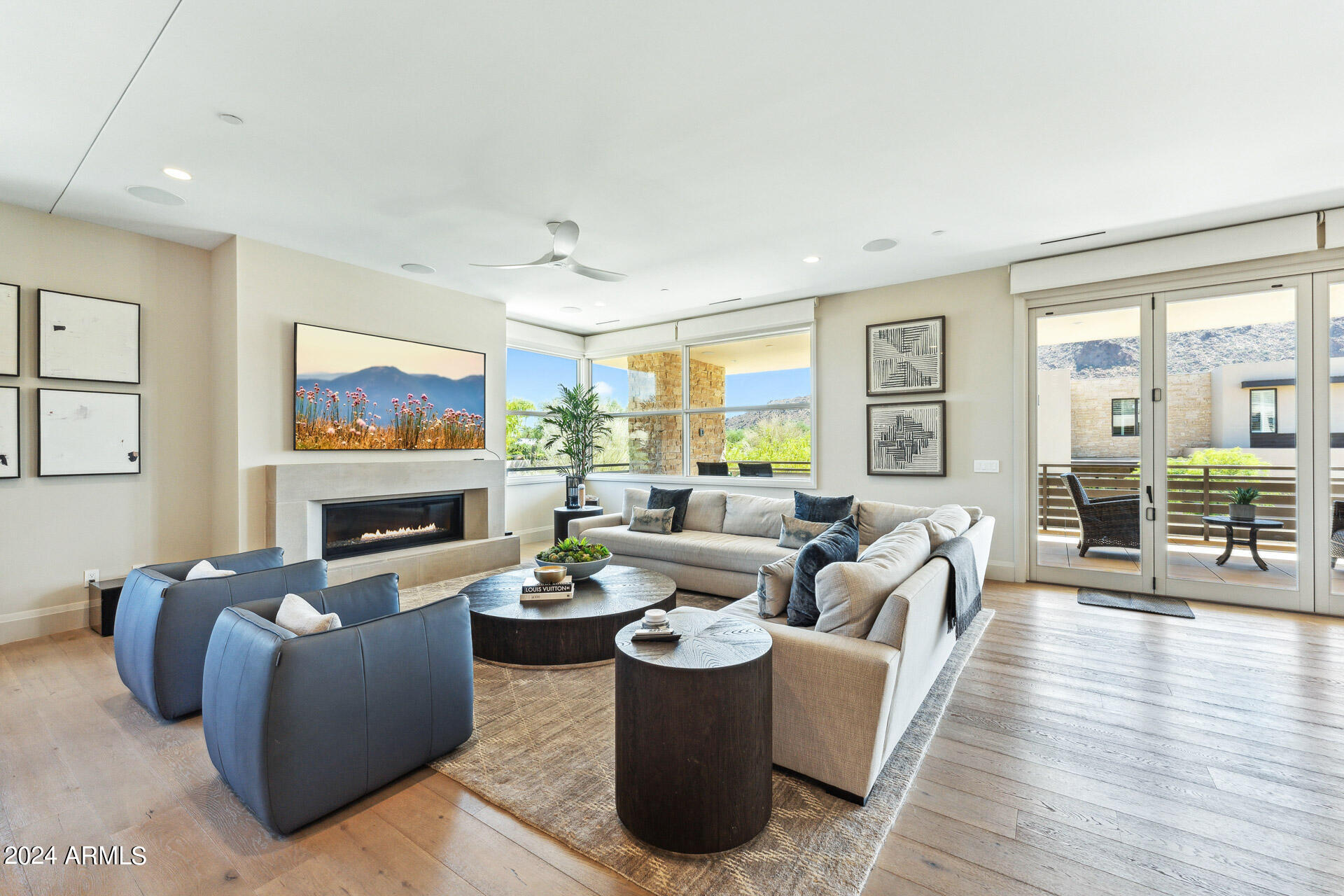 5593 E EDWARD Lane