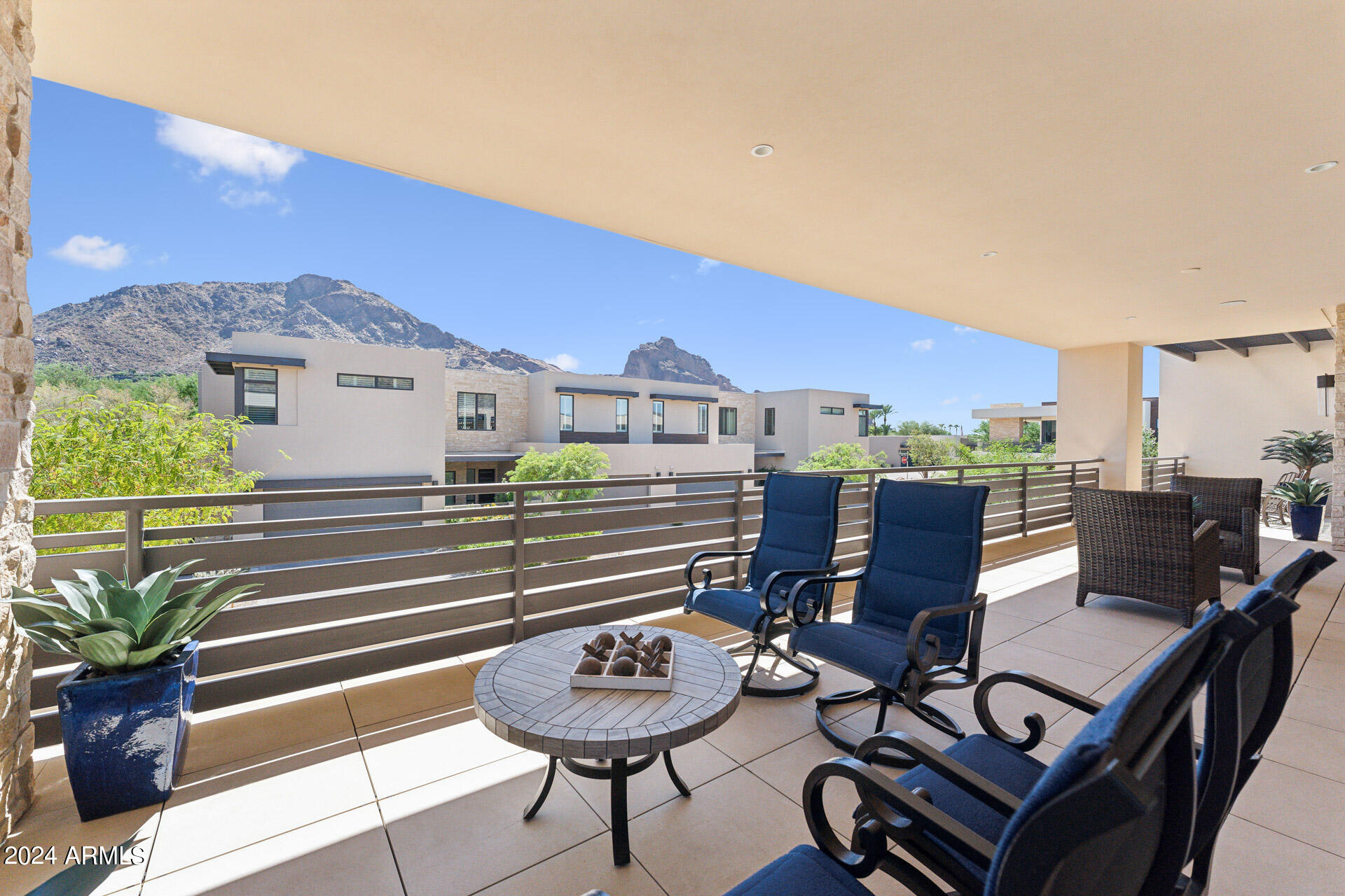 5593 E EDWARD Lane